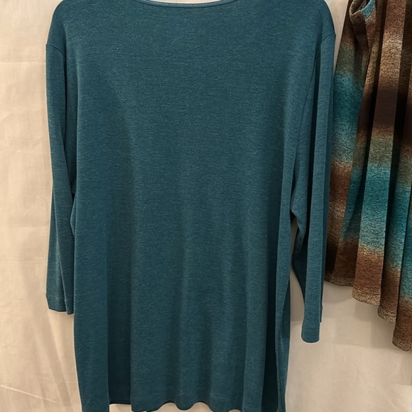 Solid tshirt - Picture 3 of 4